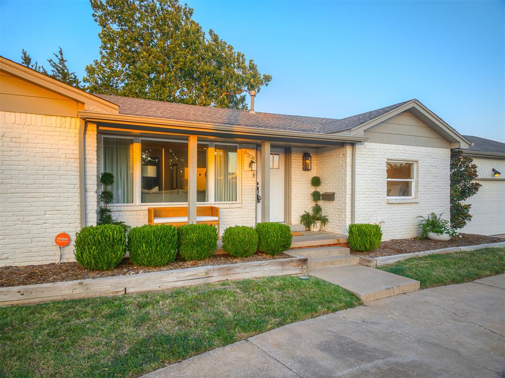 6204 N Ross Avenue Property Photo 3