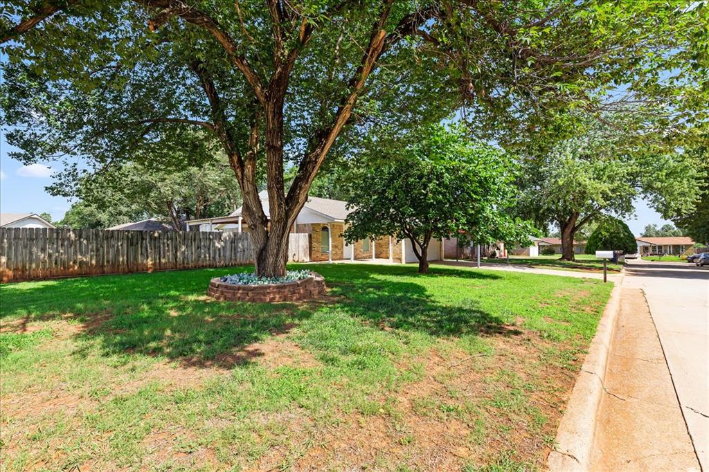 713 S Glen Lane Property Photo 3