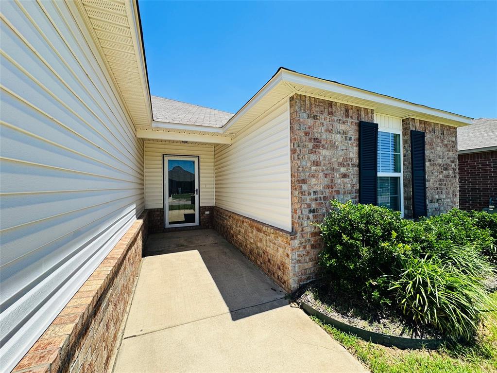 1870 Bartlett Drive Property Photo 2