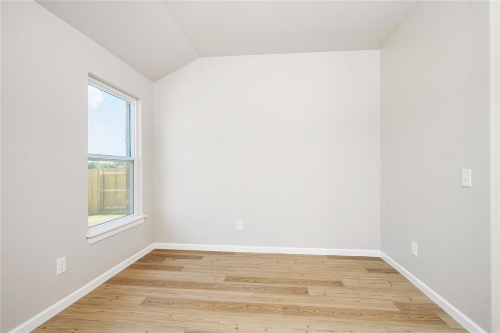 737 Luna Way Property Photo 3