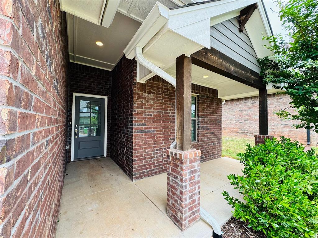 5349 Riverrun Court Property Photo 3