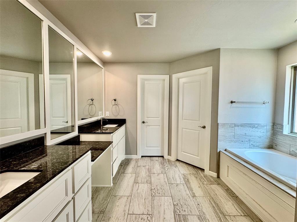 5349 Riverrun Court Property Photo 26