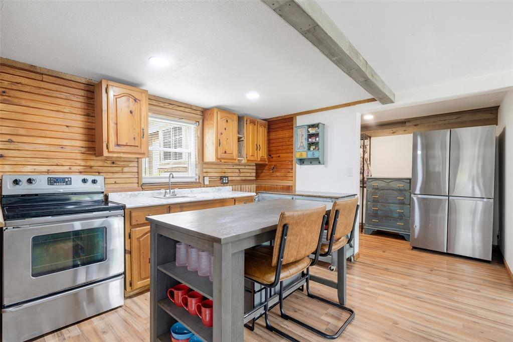 21306 E Tenth Street Property Photo 6