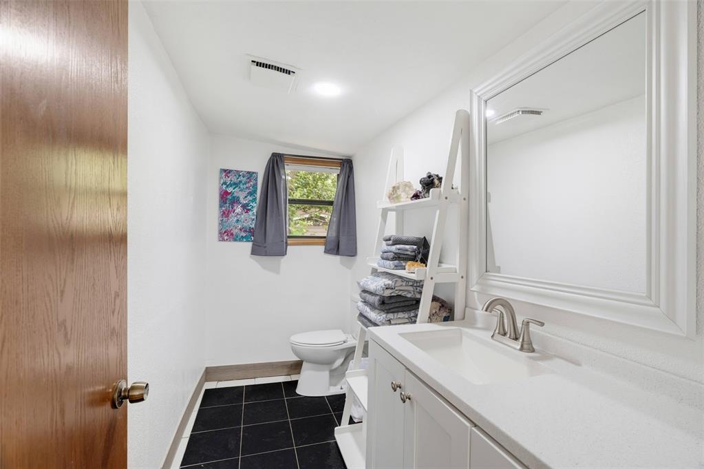 21306 E Tenth Street Property Photo 8