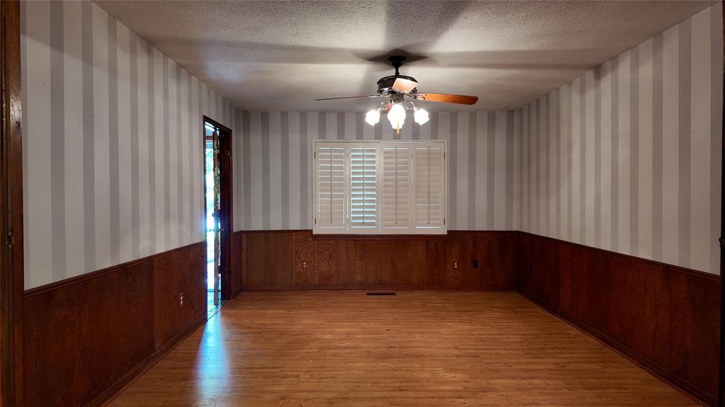 2713 Hollywood Avenue Property Photo 4