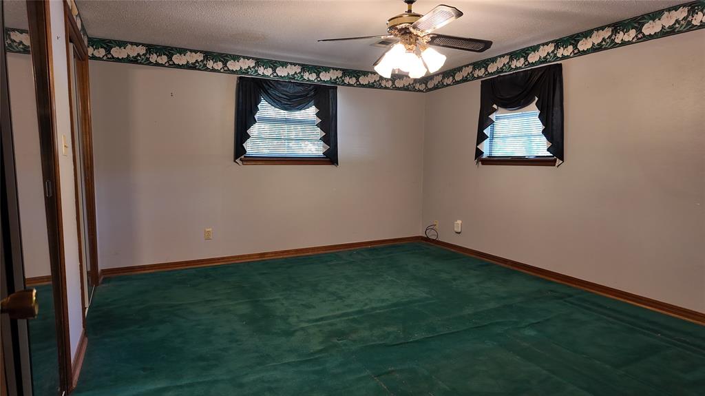 2713 Hollywood Avenue Property Photo 7