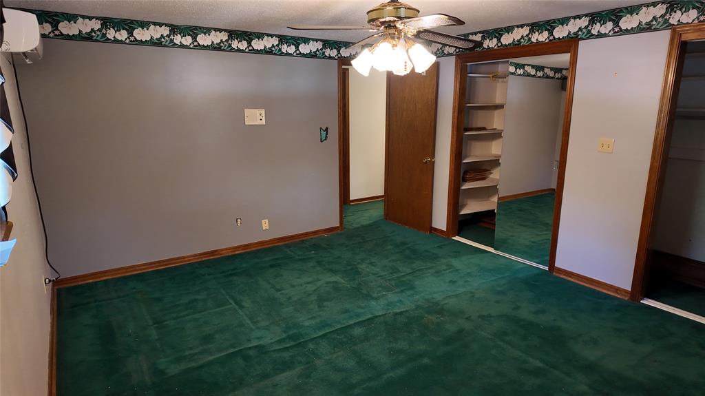 2713 Hollywood Avenue Property Photo 8