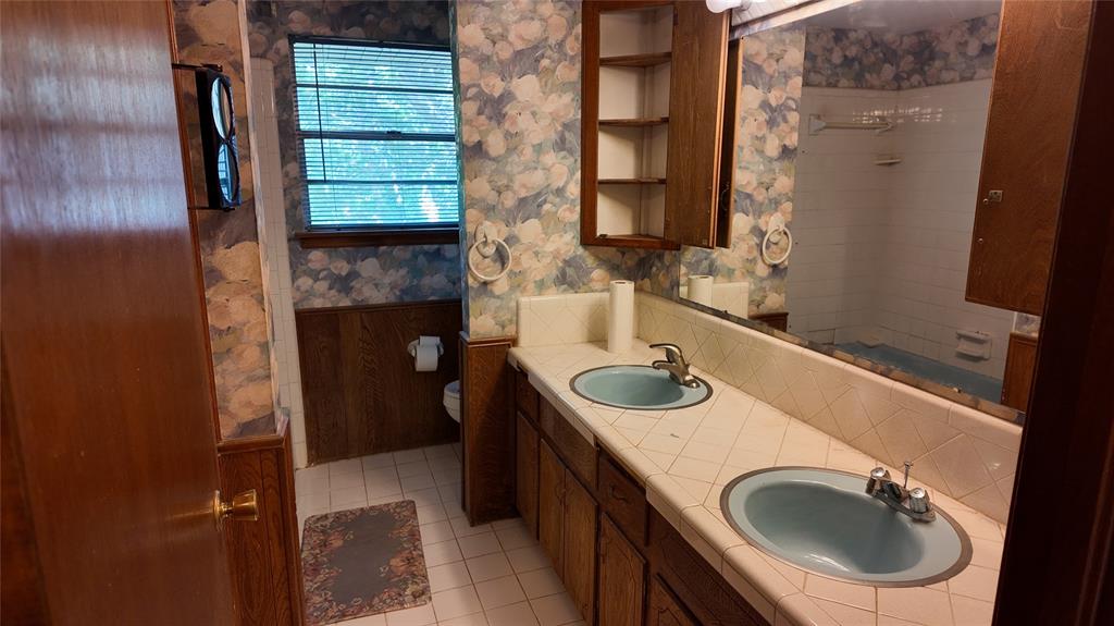 2713 Hollywood Avenue Property Photo 9