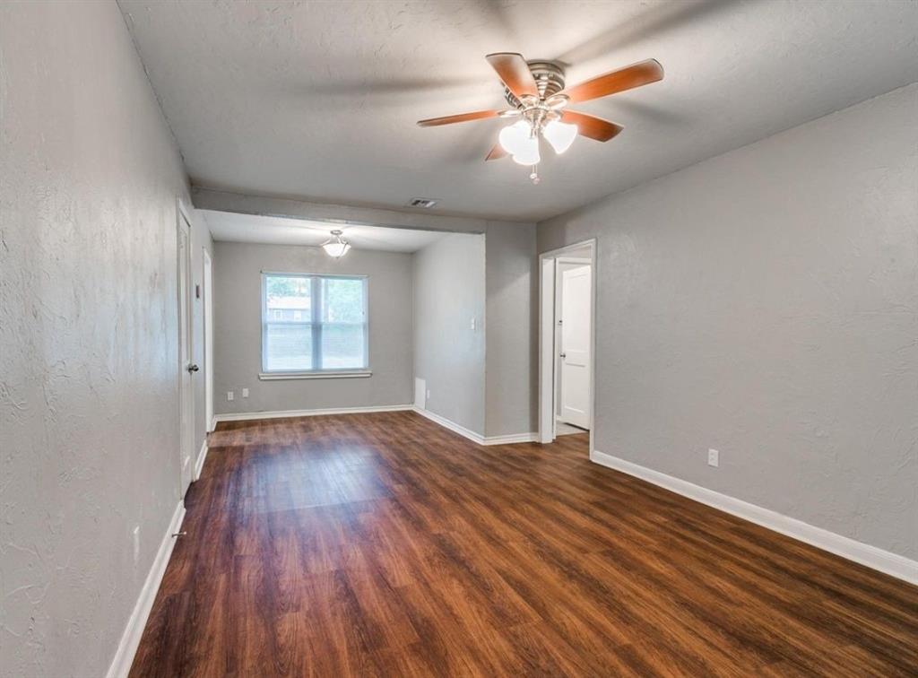 213 W Jacobs Drive Property Photo 2