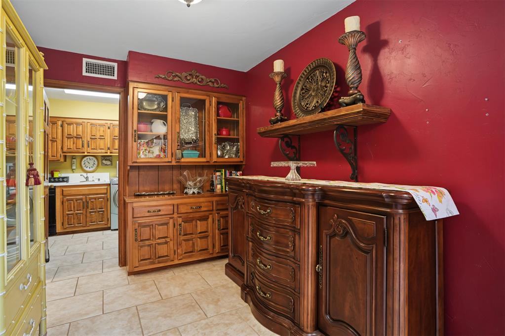 124 N Lee Street Property Photo 27