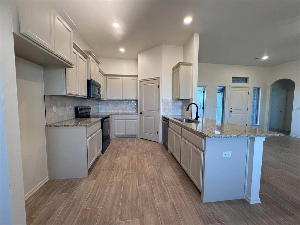 24955 Belmont Pass Property Photo 5