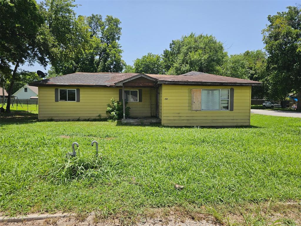 1317 W Wapanucka Avenue Property Photo 1