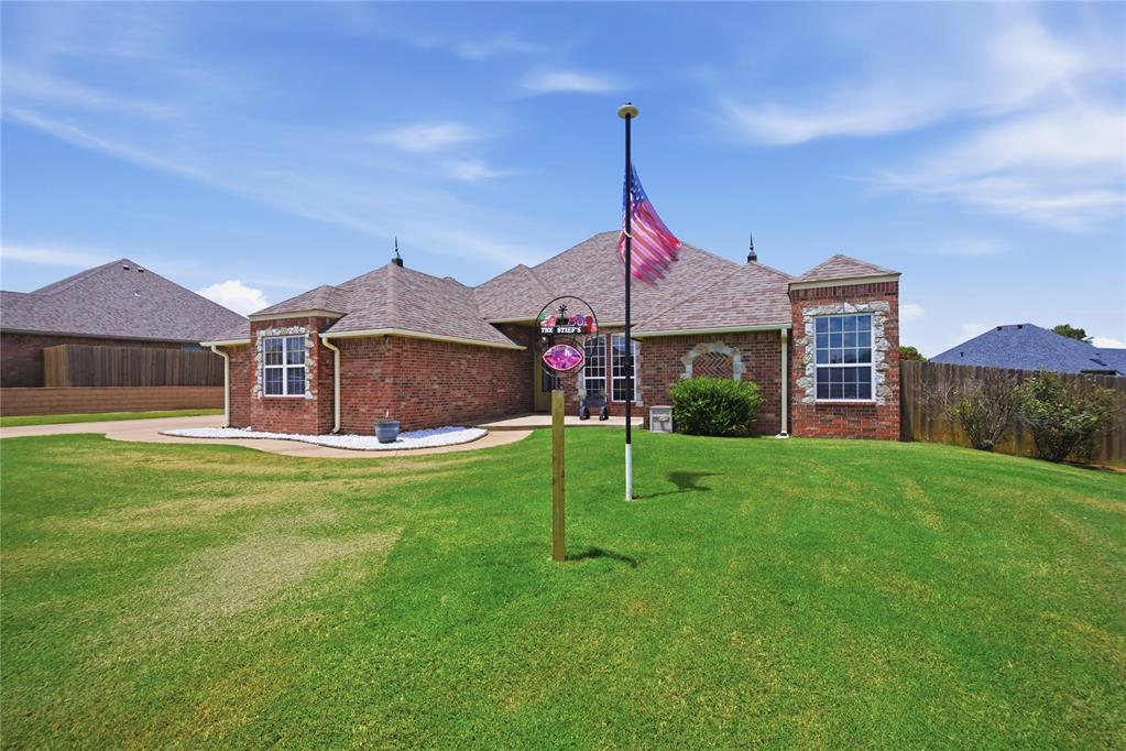 1610 Happy Valley Property Photo 1