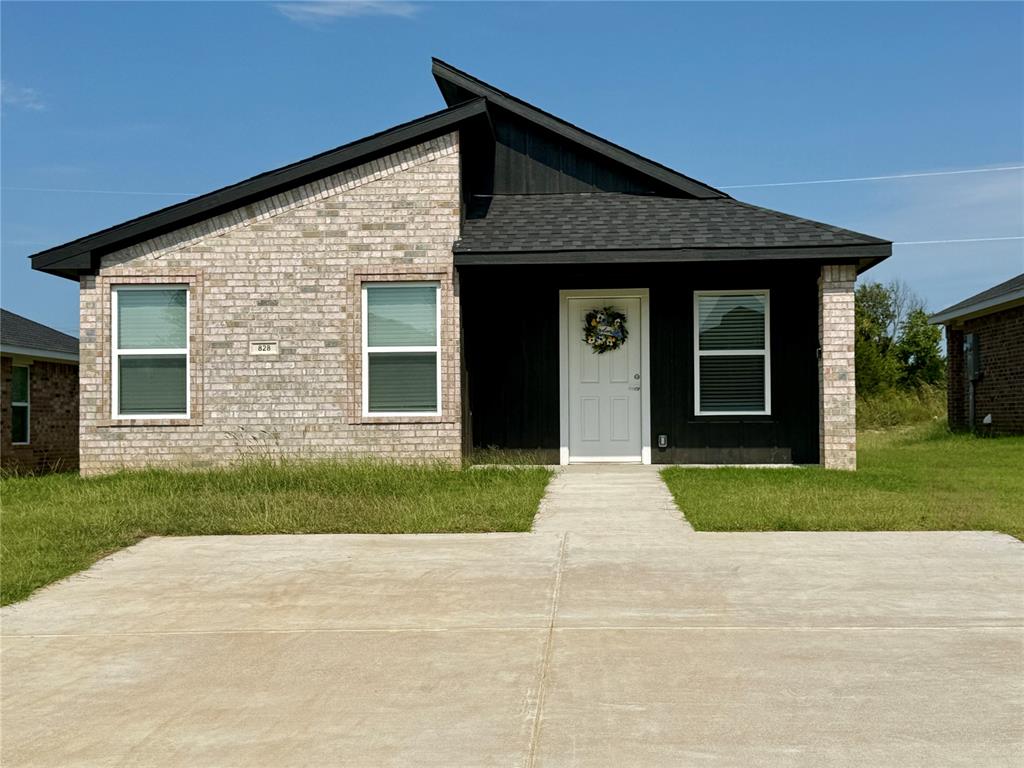828 Elm Street Property Photo 1