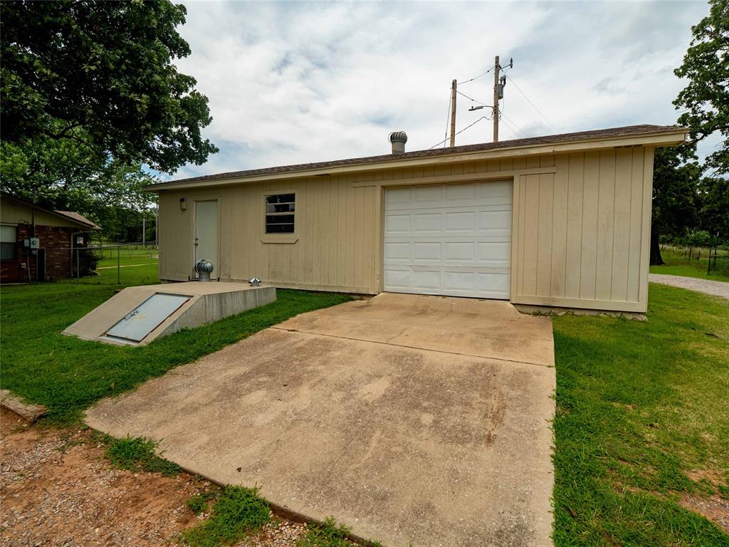 15008 Elm Creek Road Property Photo 8