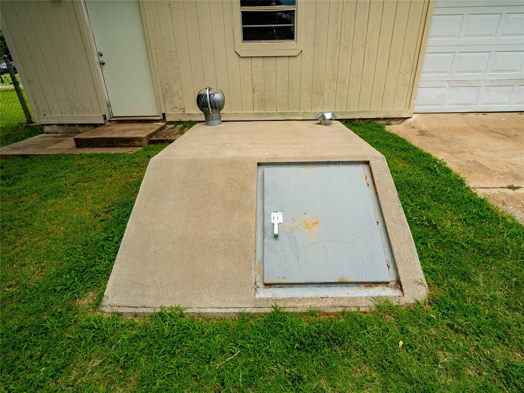15008 Elm Creek Road Property Photo 9