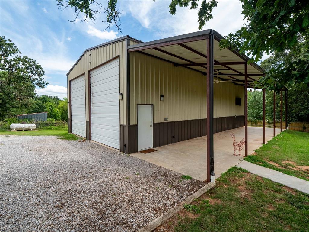 15008 Elm Creek Road Property Photo 11