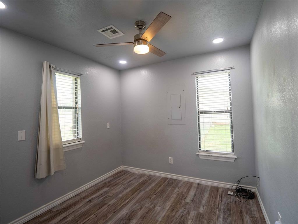 15008 Elm Creek Road Property Photo 21