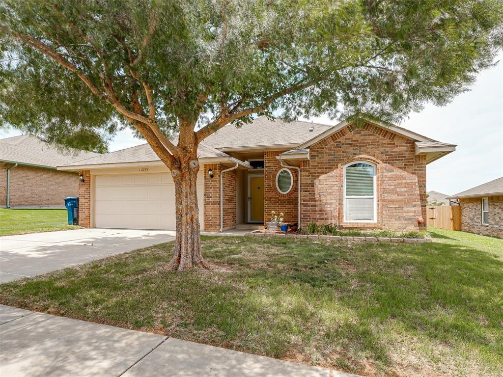 11233 Nw 99th Street Property Photo 4