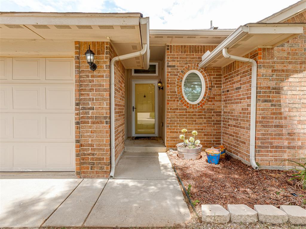 11233 Nw 99th Street Property Photo 6