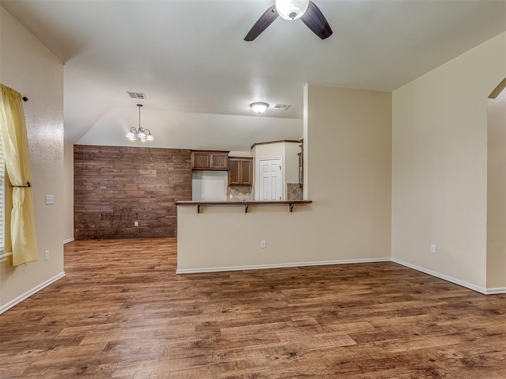 11233 Nw 99th Street Property Photo 11