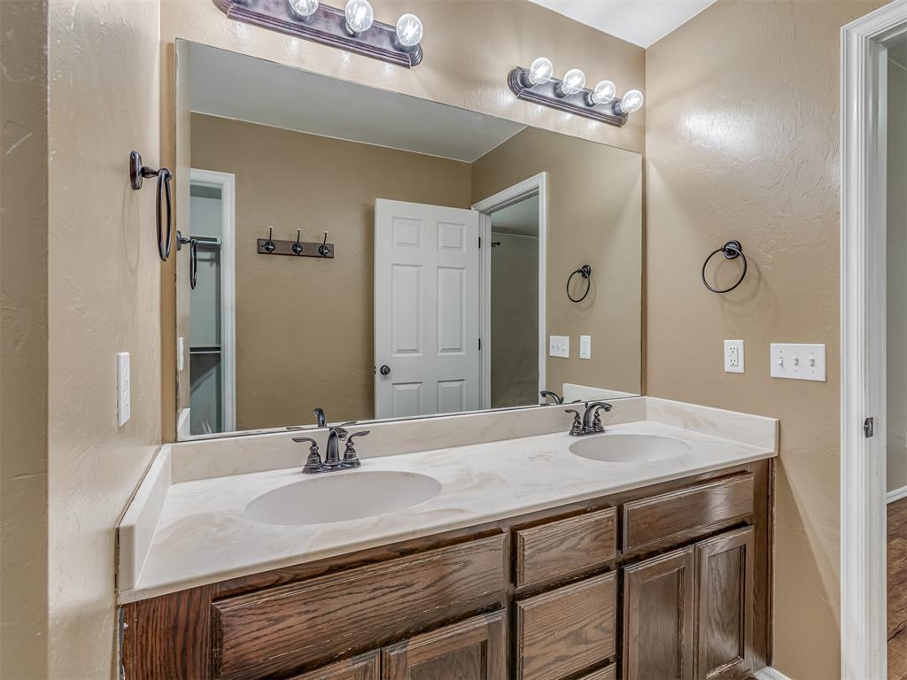 11233 Nw 99th Street Property Photo 26