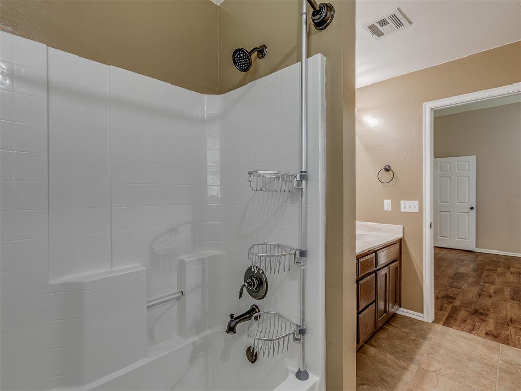 11233 Nw 99th Street Property Photo 27