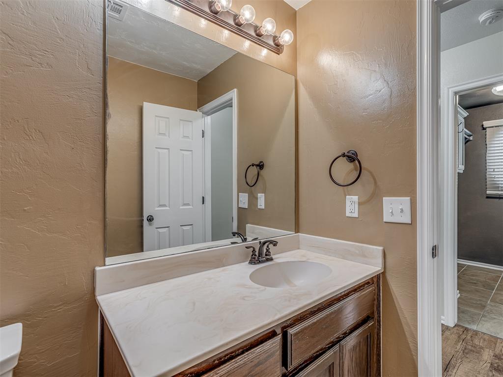 11233 Nw 99th Street Property Photo 35