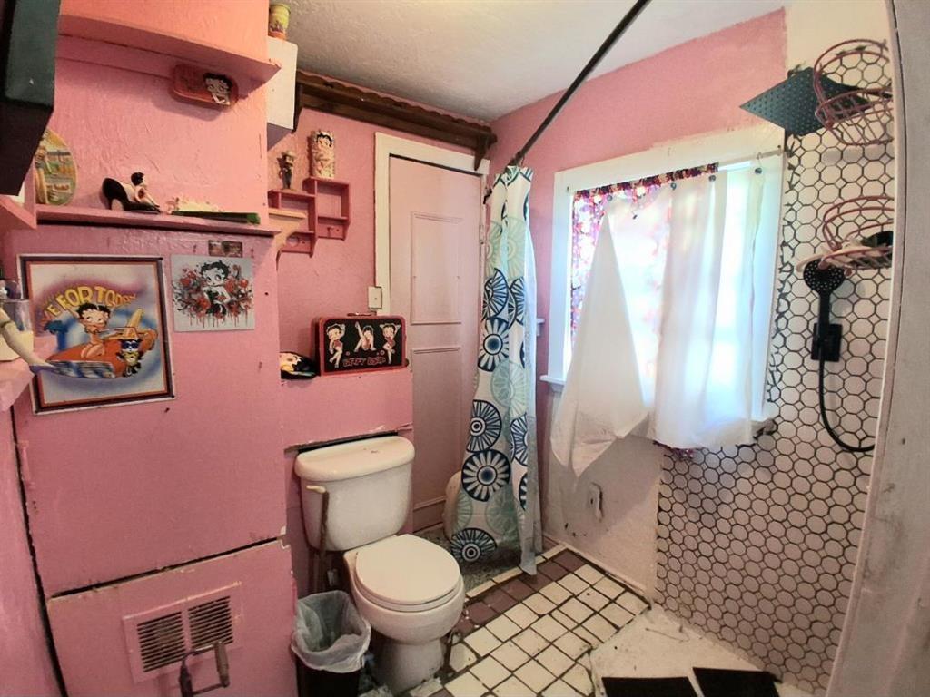 618 W Wood Street Property Photo 8