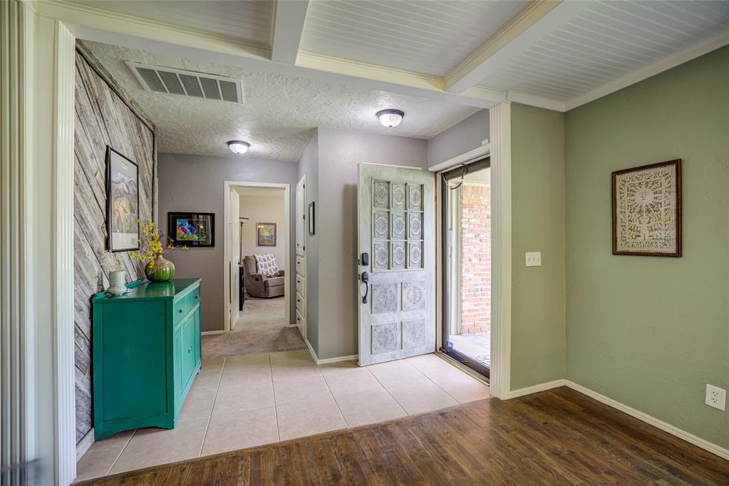 403 Bryarwood Drive Property Photo 3