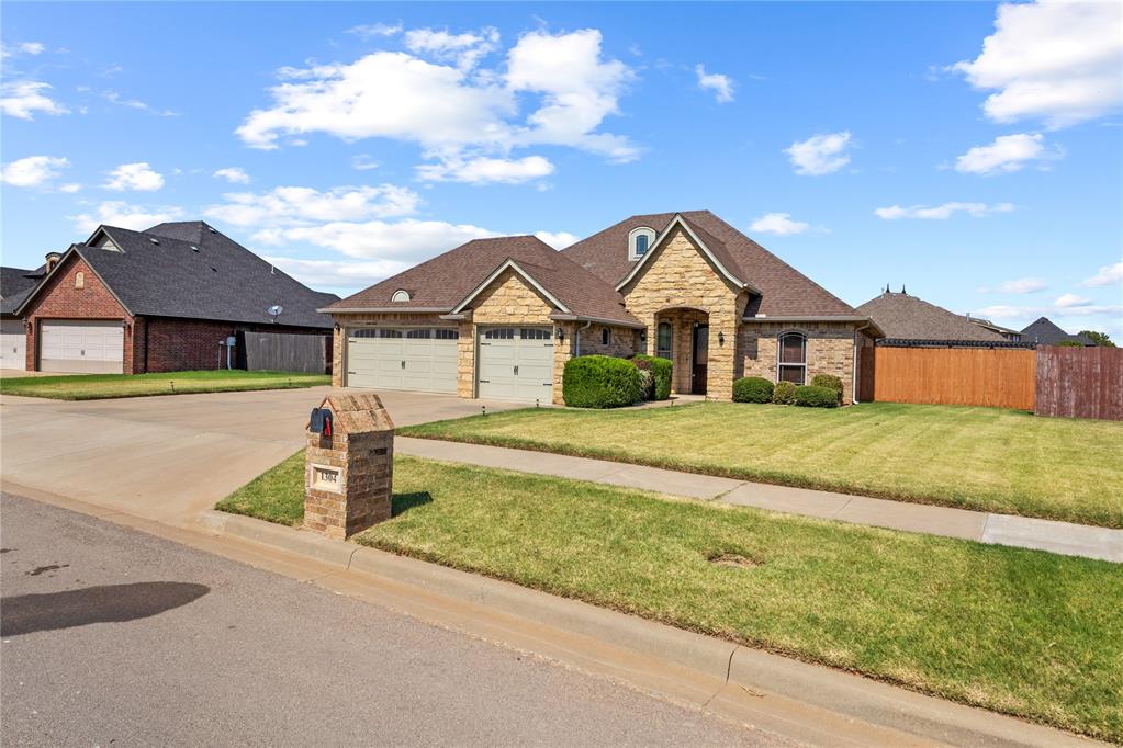 1304 Crimson Drive Property Photo 3