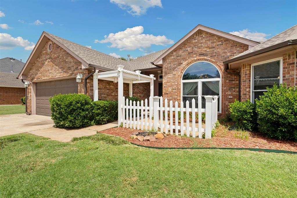 17612 Wain Bridge Avenue Property Photo 1