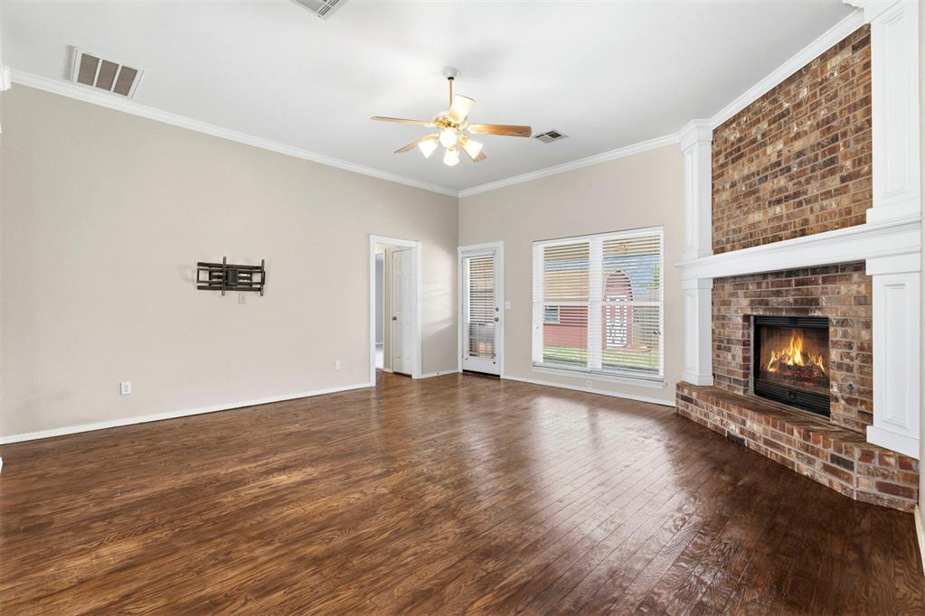 17612 Wain Bridge Avenue Property Photo 2