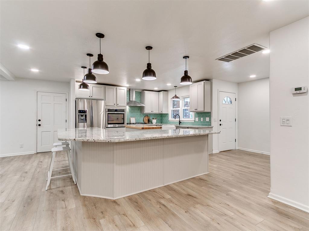 2712 Abbey Road Property Photo 5