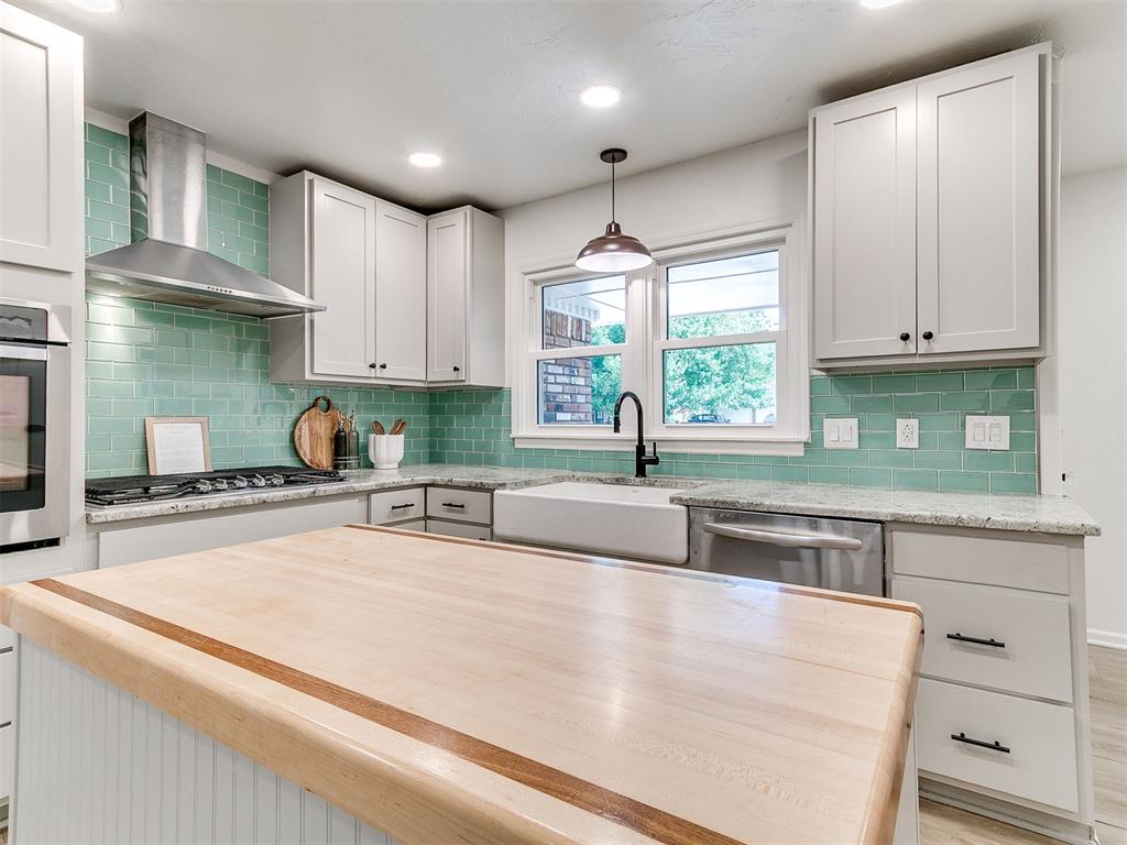 2712 Abbey Road Property Photo 8
