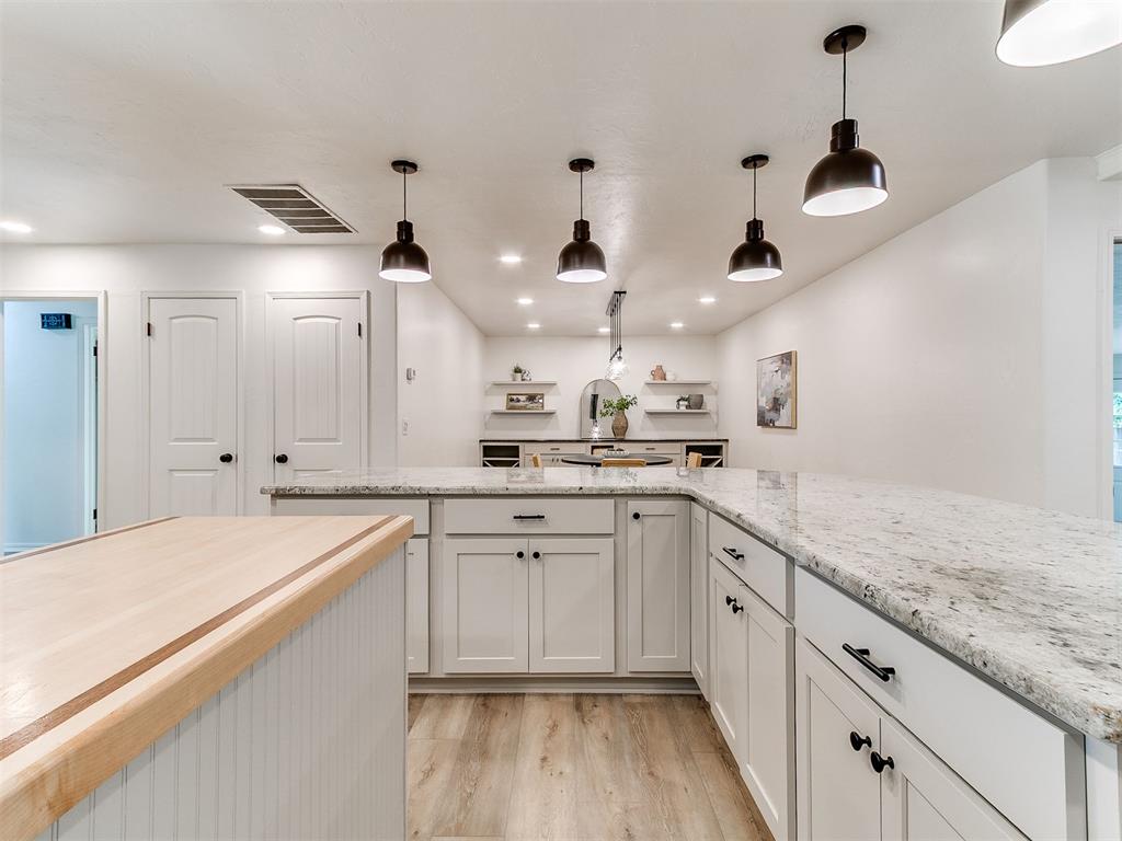 2712 Abbey Road Property Photo 12