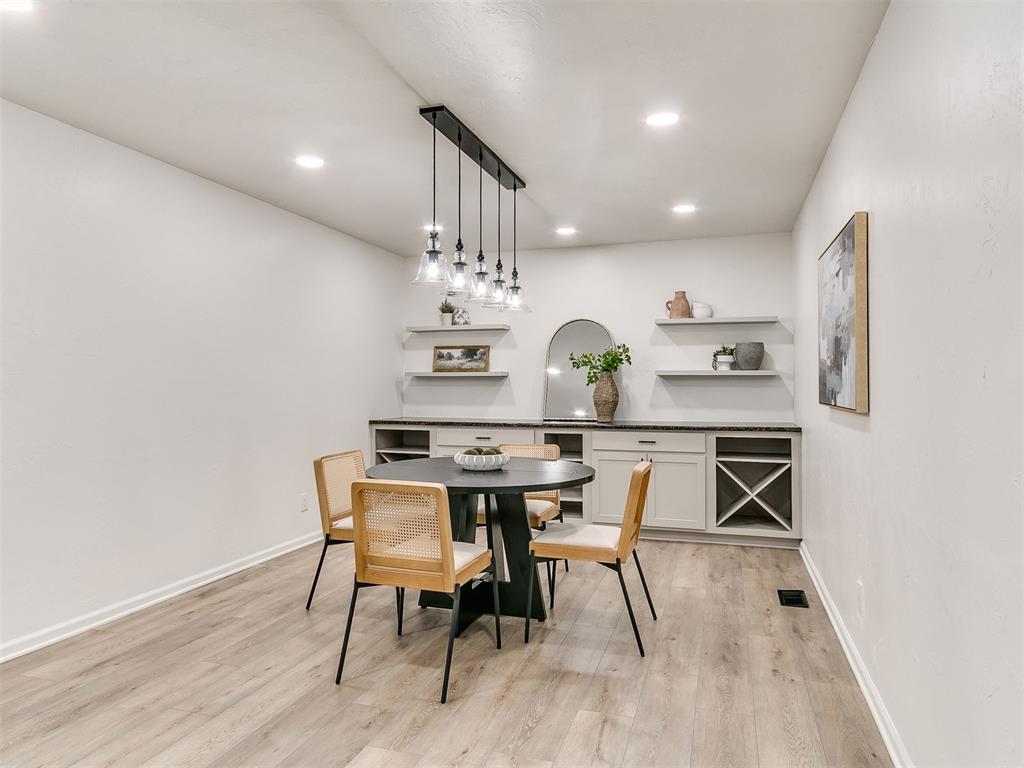 2712 Abbey Road Property Photo 13