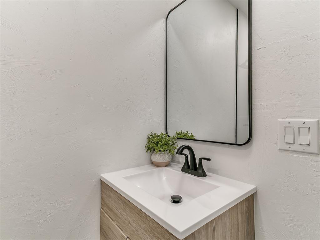 2712 Abbey Road Property Photo 36