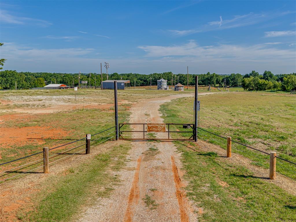 343250 E 1000 Road Property Photo 6