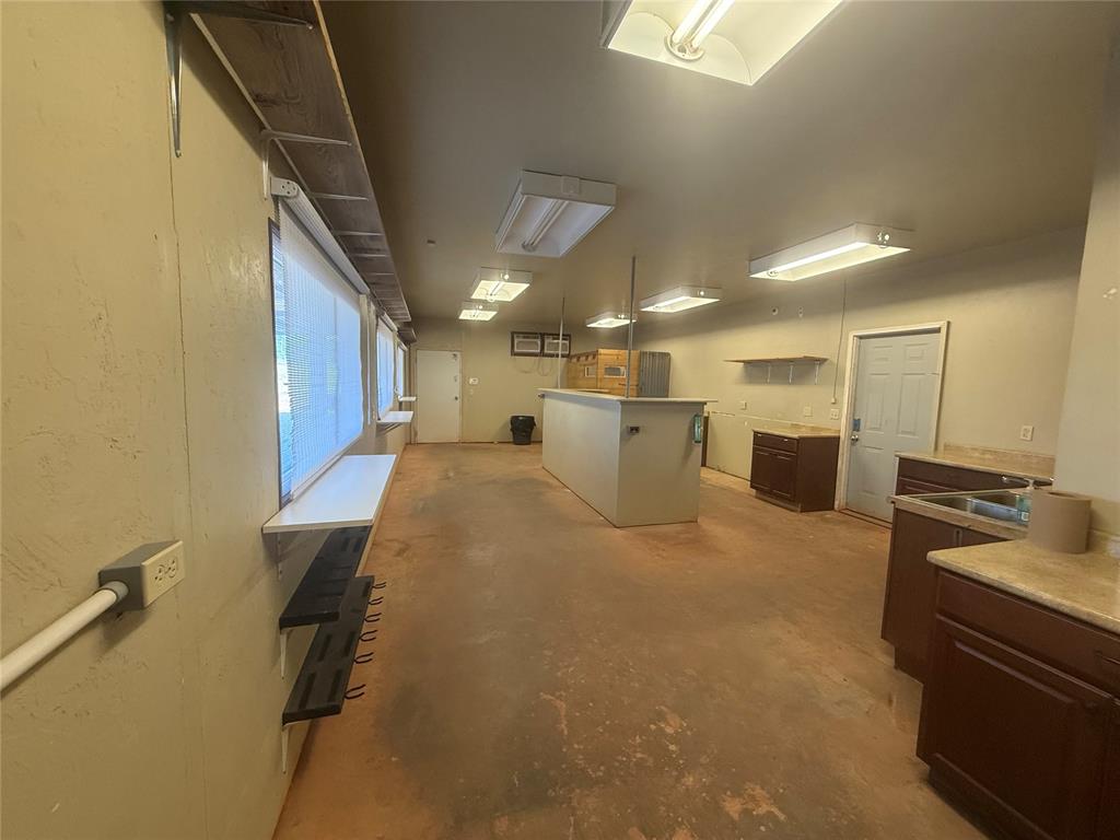 343250 E 1000 Road Property Photo 21