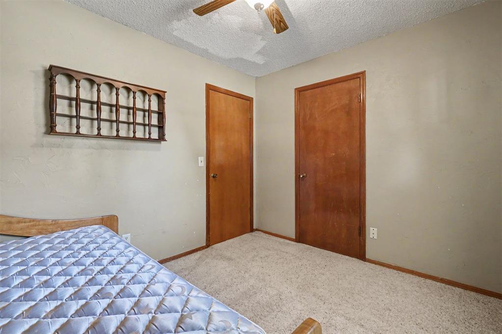 105 W Maple Street Property Photo 25