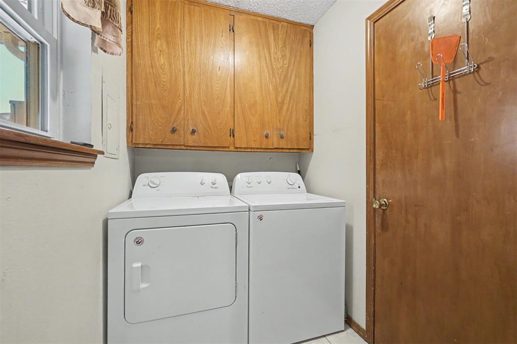105 W Maple Street Property Photo 29