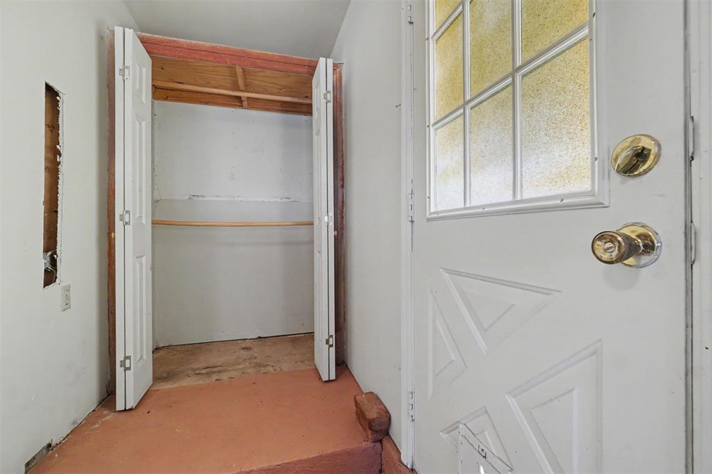 105 W Maple Street Property Photo 30