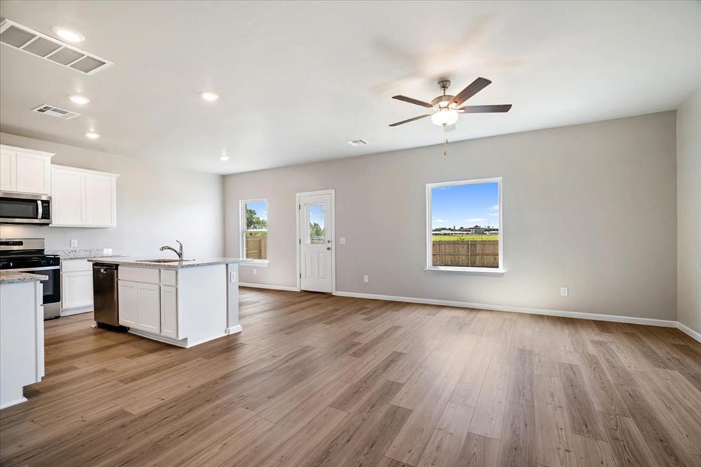 1900 Palmatum Road Property Photo 3