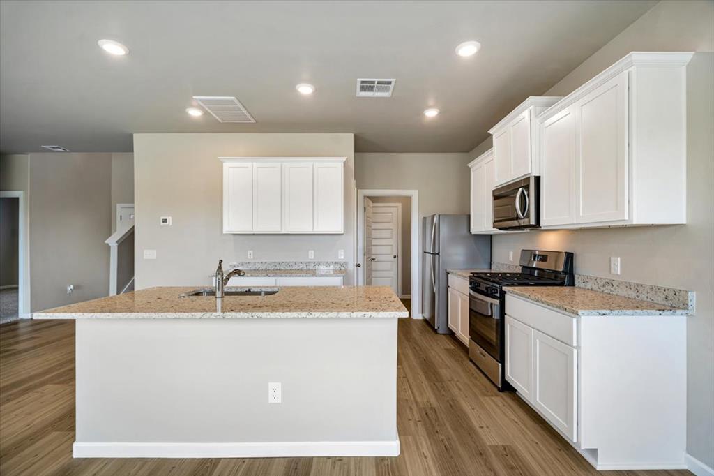 1900 Palmatum Road Property Photo 4