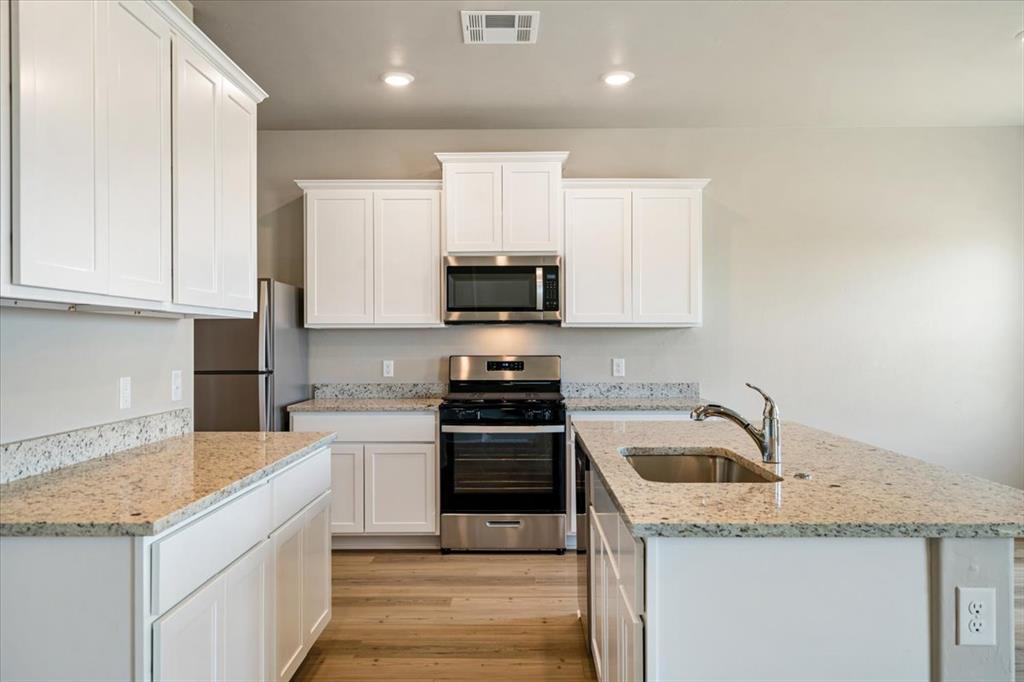 1900 Palmatum Road Property Photo 5