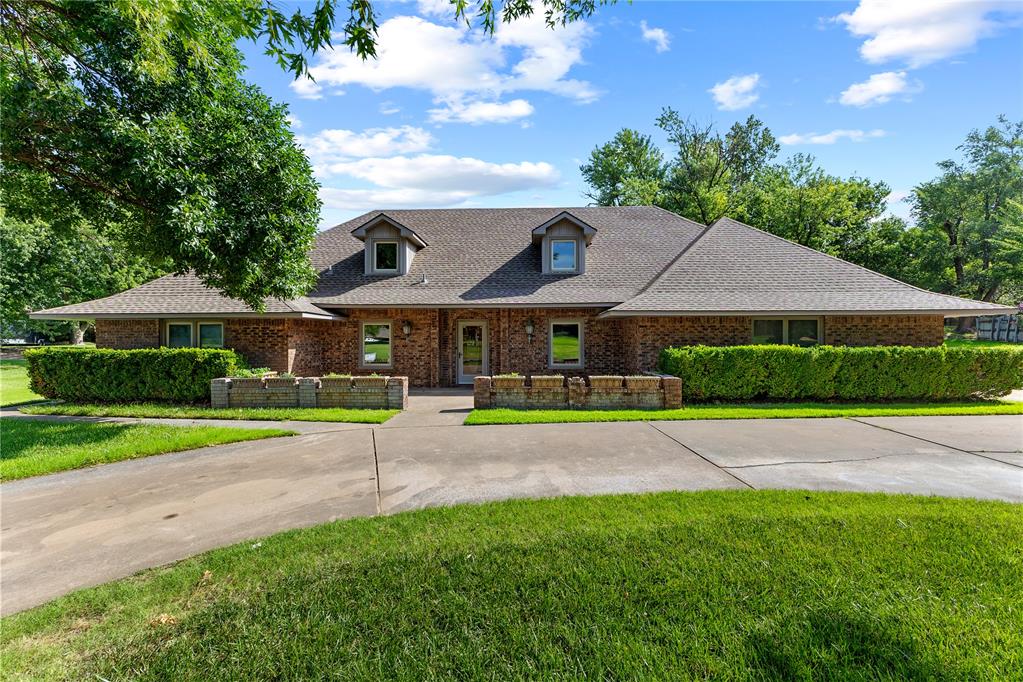 2442 Edgewood Drive Property Photo 1