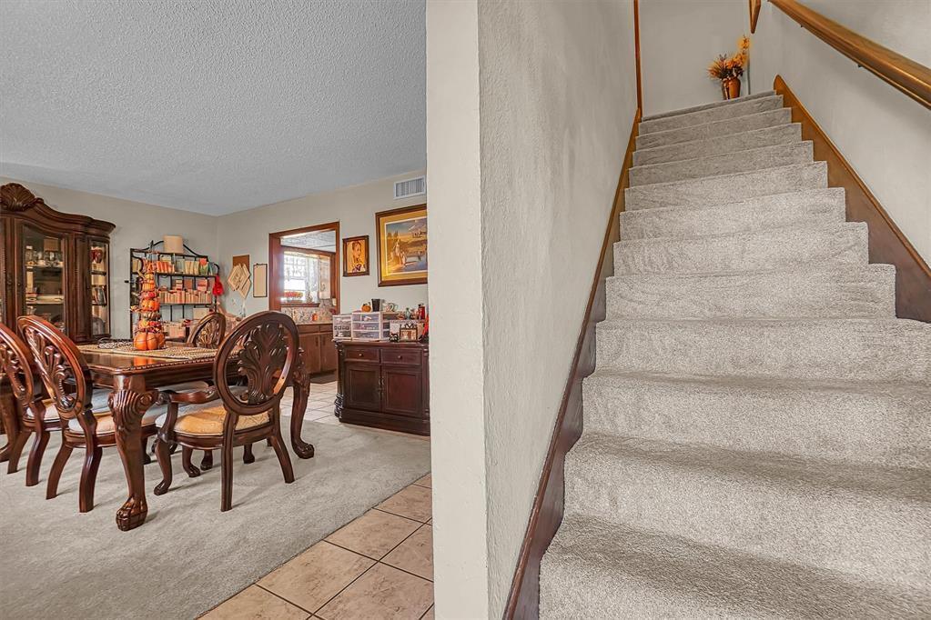 1325 Canterbury Boulevard Property Photo 3