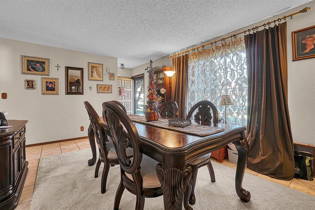1325 Canterbury Boulevard Property Photo 5
