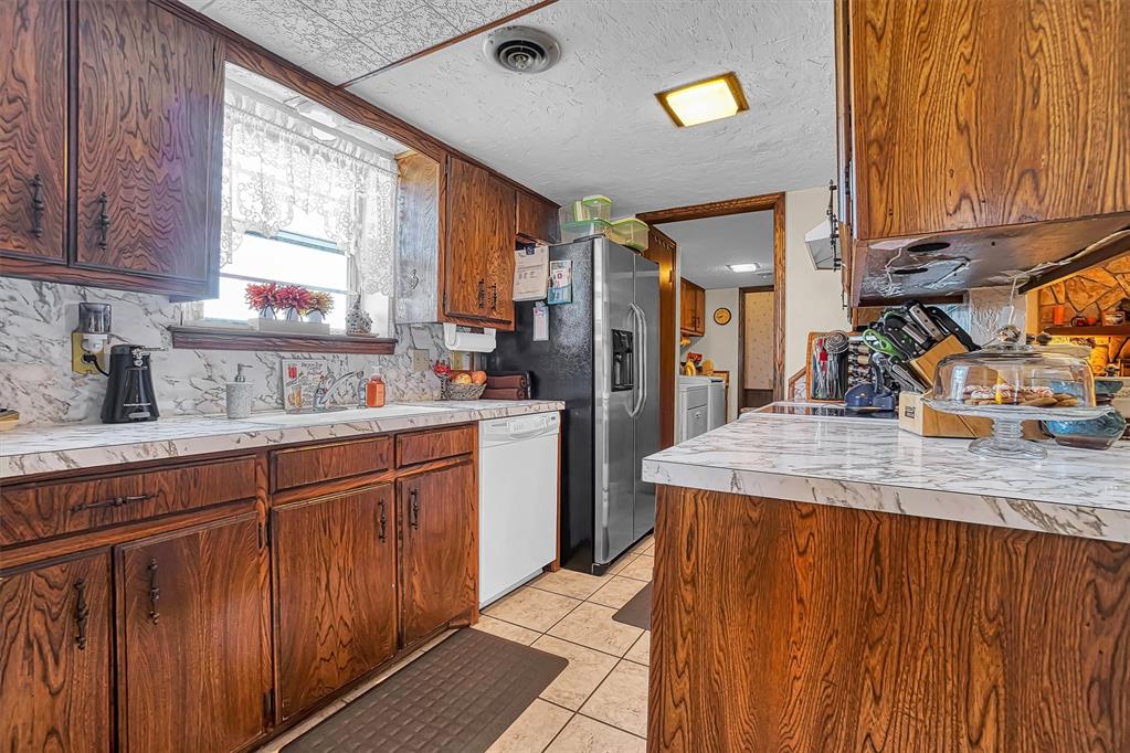 1325 Canterbury Boulevard Property Photo 7